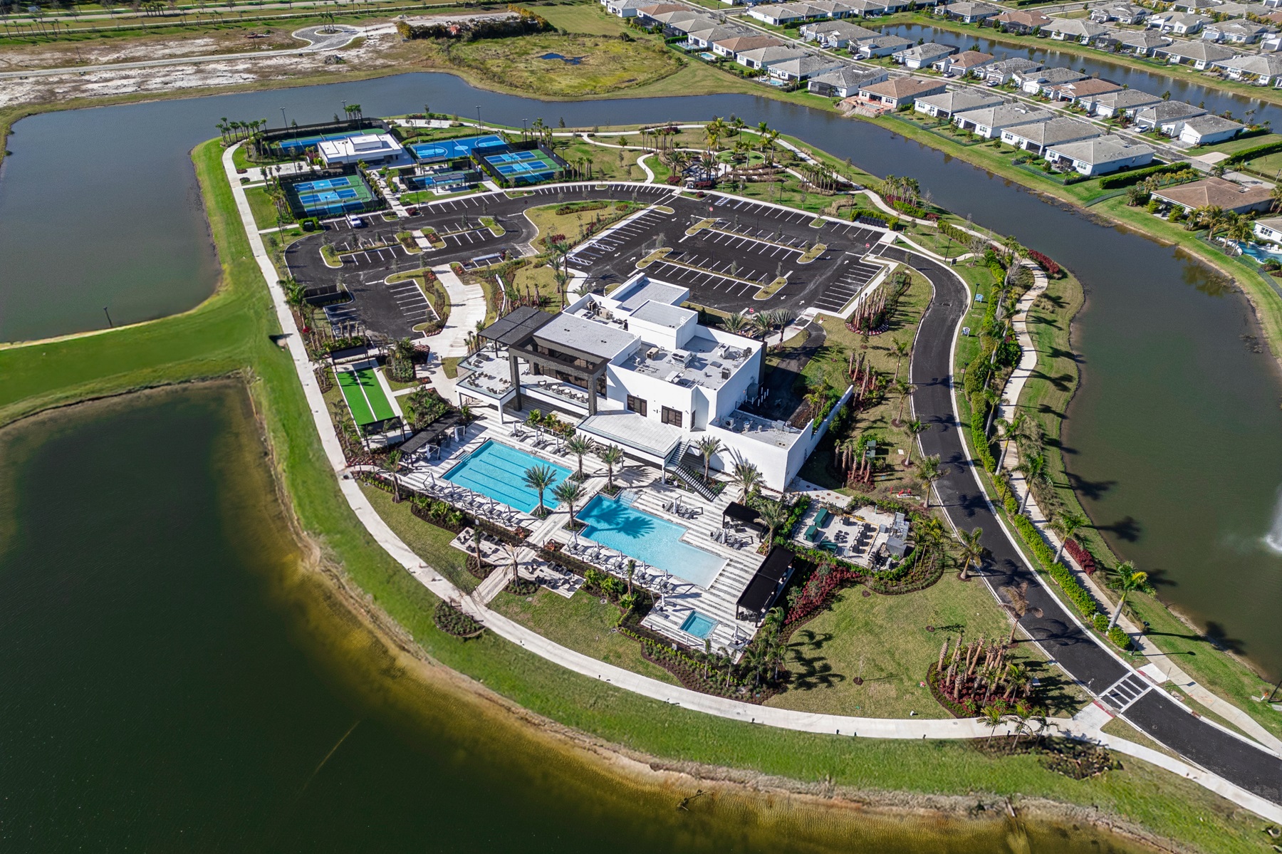 Telaro at Southern Grove amenity 1